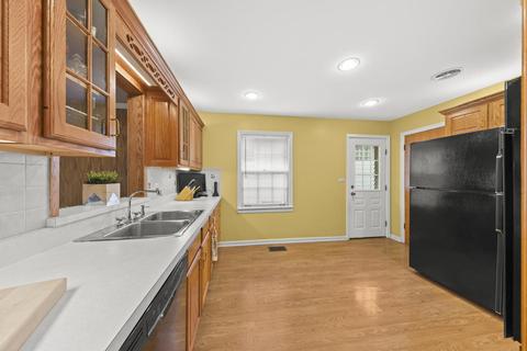 1307 E Illinois St, Wheaton, IL 60187 photo 5