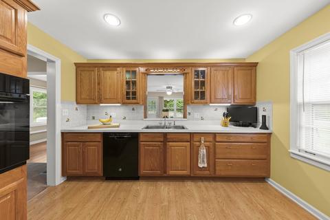 1307 E Illinois St, Wheaton, IL 60187 photo 8