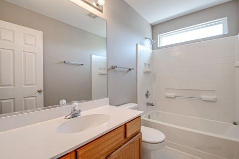 1916 Olde Mill Ln, Mchenry, IL 60050 photo 16