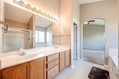 1916 Olde Mill Ln, Mchenry, IL 60050 photo 10
