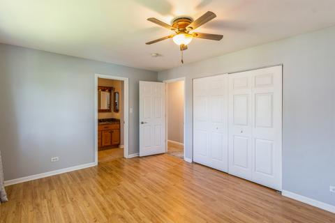 4502 Harbor Cir, Hoffman Estates, IL 60192 photo 10
