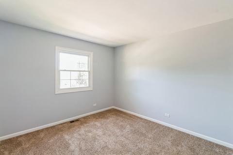 4502 Harbor Cir, Hoffman Estates, IL 60192 photo 12