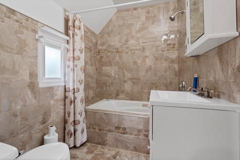 721 E Chicago St, Elgin, IL 60120 photo 17