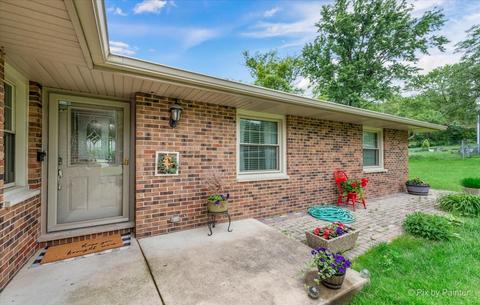 984 Bruce Dr, Elgin, IL 60120 photo 3