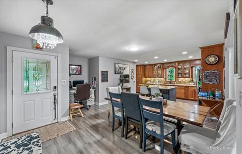 984 Bruce Dr, Elgin, IL 60120 photo 8