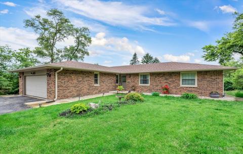 984 Bruce Dr, Elgin, IL 60120 photo 1