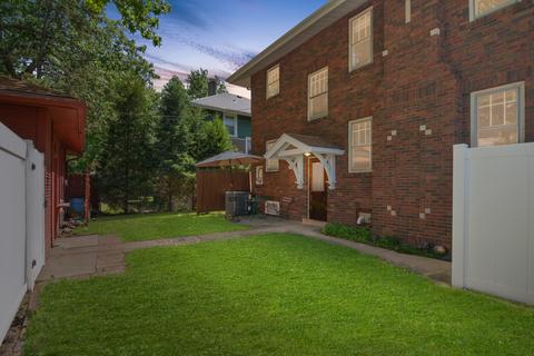 501 Emerson St, Bloomington, IL 61701 photo 4