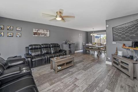 716 Debra Dr, Des Plaines, IL 60016 photo 2
