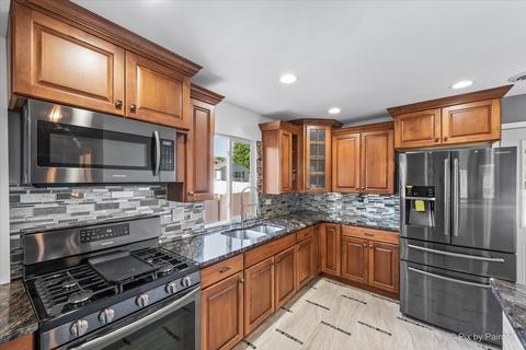 1912 Prospect Ave, Peru, IL 61354 photo 17