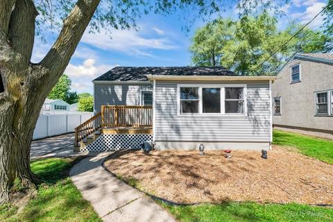 1912 Prospect Ave, Peru, IL 61354 photo 2