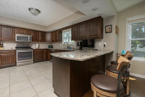 7906 Windspoint Rd, Roscoe, IL 61073 photo 12