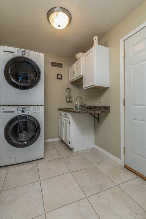 7906 Windspoint Rd, Roscoe, IL 61073 photo 14