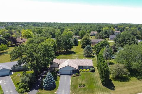 7906 Windspoint Rd, Roscoe, IL 61073 photo 2