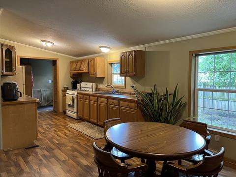 202 Spring St, Kingston, IL 60145 photo 5