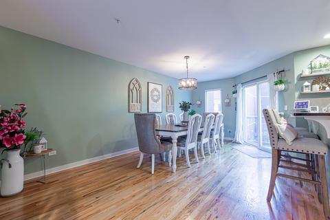 1136 E Prairie Ave, Des Plaines, IL 60016 photo 6