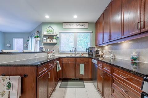 1136 E Prairie Ave, Des Plaines, IL 60016 photo 7