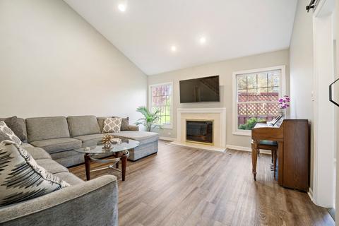679 Rose Ln, Bartlett, IL 60103 photo 8