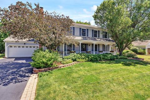 565 Longfellow Dr, Wheaton, IL 60189 photo 2