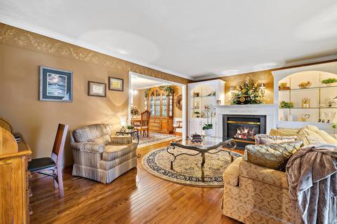 565 Longfellow Dr, Wheaton, IL 60189 photo 3