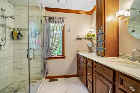 565 Longfellow Dr, Wheaton, IL 60189 photo 16