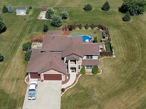 3289 Edgewater Dr, Kankakee, IL 60901 photo 1