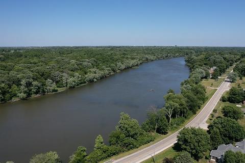 3289 Edgewater Dr, Kankakee, IL 60901 photo 4
