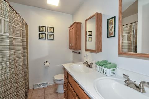 816 Concord Ln, Hoffman Estates, IL 60192 photo 19