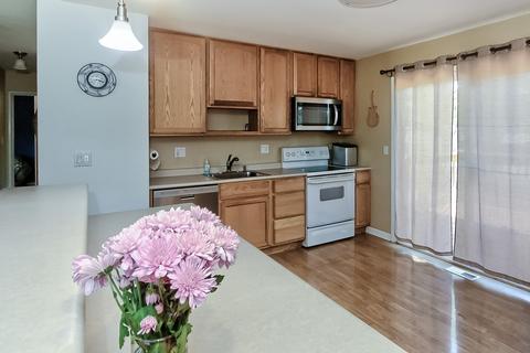 816 Concord Ln, Hoffman Estates, IL 60192 photo 9