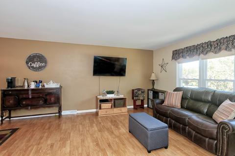 816 Concord Ln, Hoffman Estates, IL 60192 photo 2
