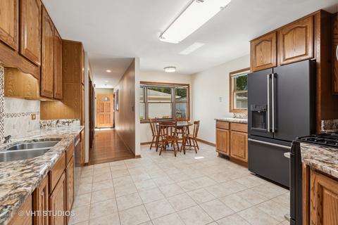 2408 South St, Rolling Meadows, IL 60008 photo 6