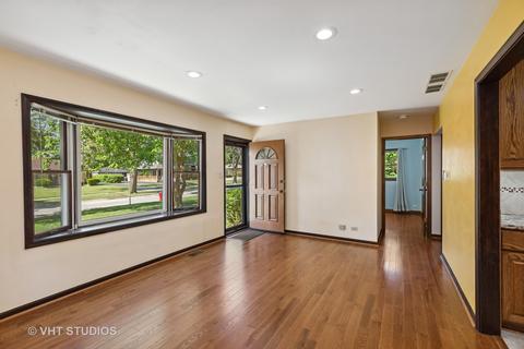 2408 South St, Rolling Meadows, IL 60008 photo 4