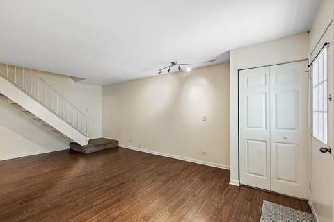 1668 Williamsburg Ct #E, Wheaton, IL 60189 photo 3
