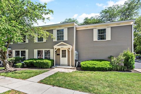 1668 Williamsburg Ct #E, Wheaton, IL 60189 photo 2