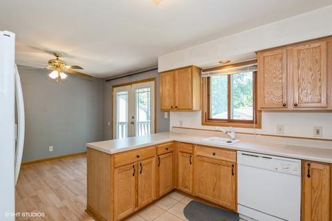 1711 Highview Ave, Mchenry, IL 60050 photo 2