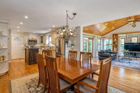 227 Pilgrims Path, Gurnee, IL 60031 photo 12