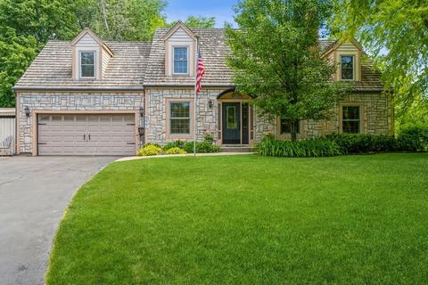 227 Pilgrims Path, Gurnee, IL 60031 photo 1