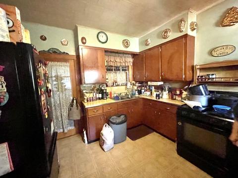 227 E Iowa St, Spring Valley, IL 61362 photo 5