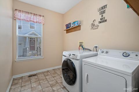358 Tracy Ln, Elgin, IL 60124 photo 11
