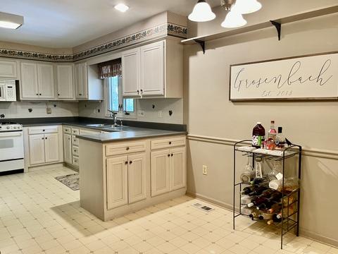 236 N Albert Ave, Mcnabb, IL 61335 photo 9
