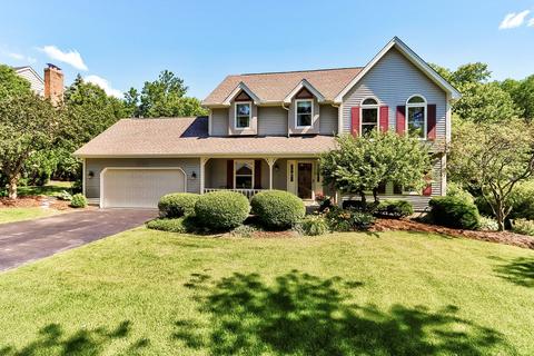 1320 Gaslight Dr, Algonquin, IL 60102 photo 1