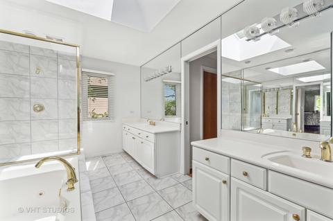 1716 Falling Leaf Ln, Northbrook, IL 60062 photo 13
