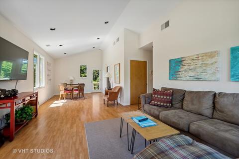 1716 Falling Leaf Ln, Northbrook, IL 60062 photo 18