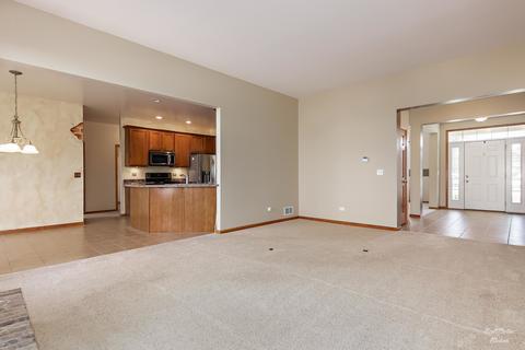 2426 Eisenhower Blvd, Mchenry, IL 60051 photo 9