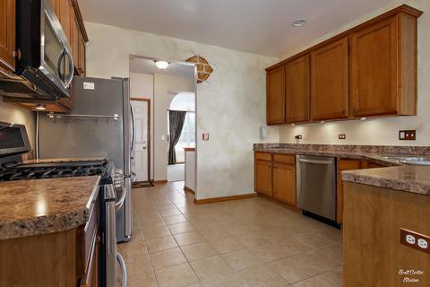 2426 Eisenhower Blvd, Mchenry, IL 60051 photo 11