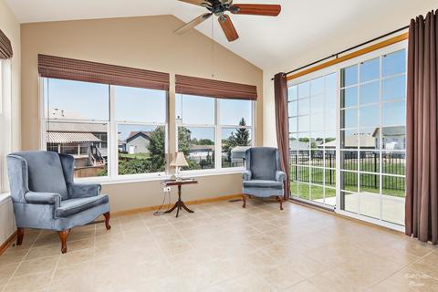 2426 Eisenhower Blvd, Mchenry, IL 60051 photo 13