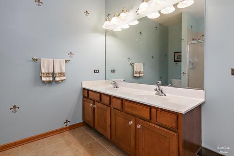 2426 Eisenhower Blvd, Mchenry, IL 60051 photo 16