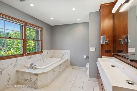1590 Della Dr, Hoffman Estates, IL 60169 photo 24