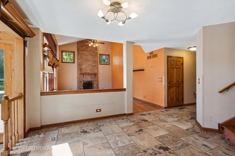 1590 Della Dr, Hoffman Estates, IL 60169 photo 10