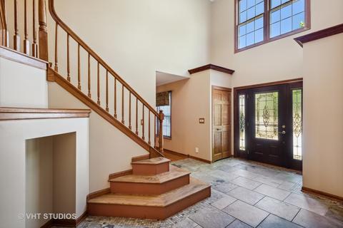 1590 Della Dr, Hoffman Estates, IL 60169 photo 2