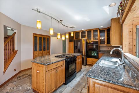 1590 Della Dr, Hoffman Estates, IL 60169 photo 11